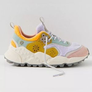 Flower Mountain Dandelion Sneaker